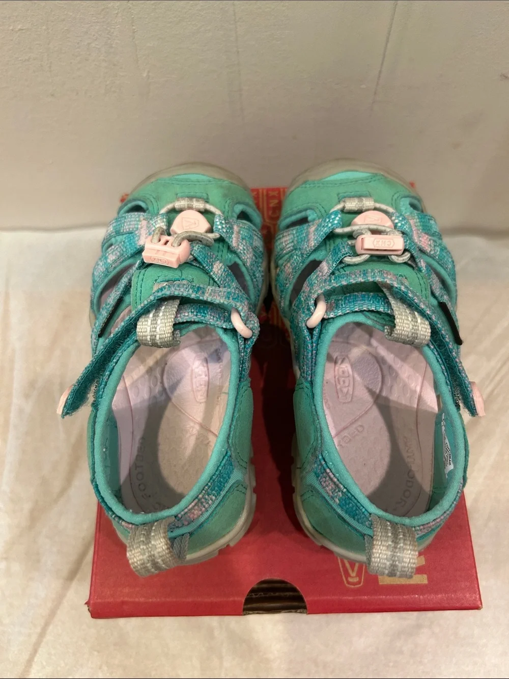 Keen breathable fit easy
